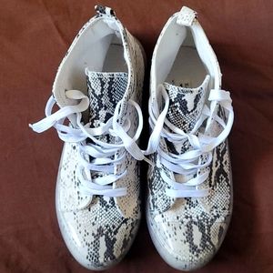 Vintage Harvana Snake Skin Print Sneakers